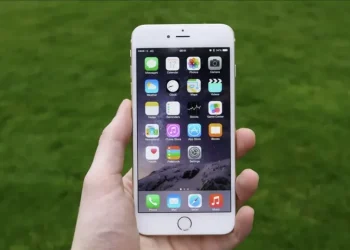 Apple Patches iOS Versions Over a Decade Old: What It Means for Your Old iPhone